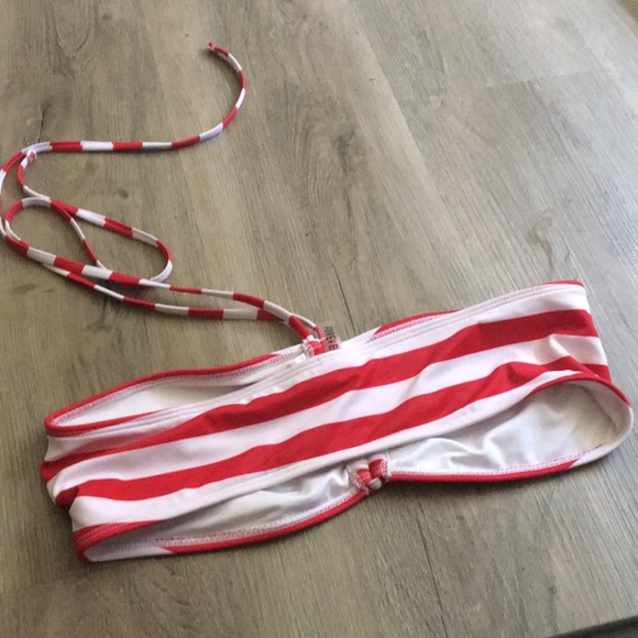 A swimming top - Picture 2 of 2